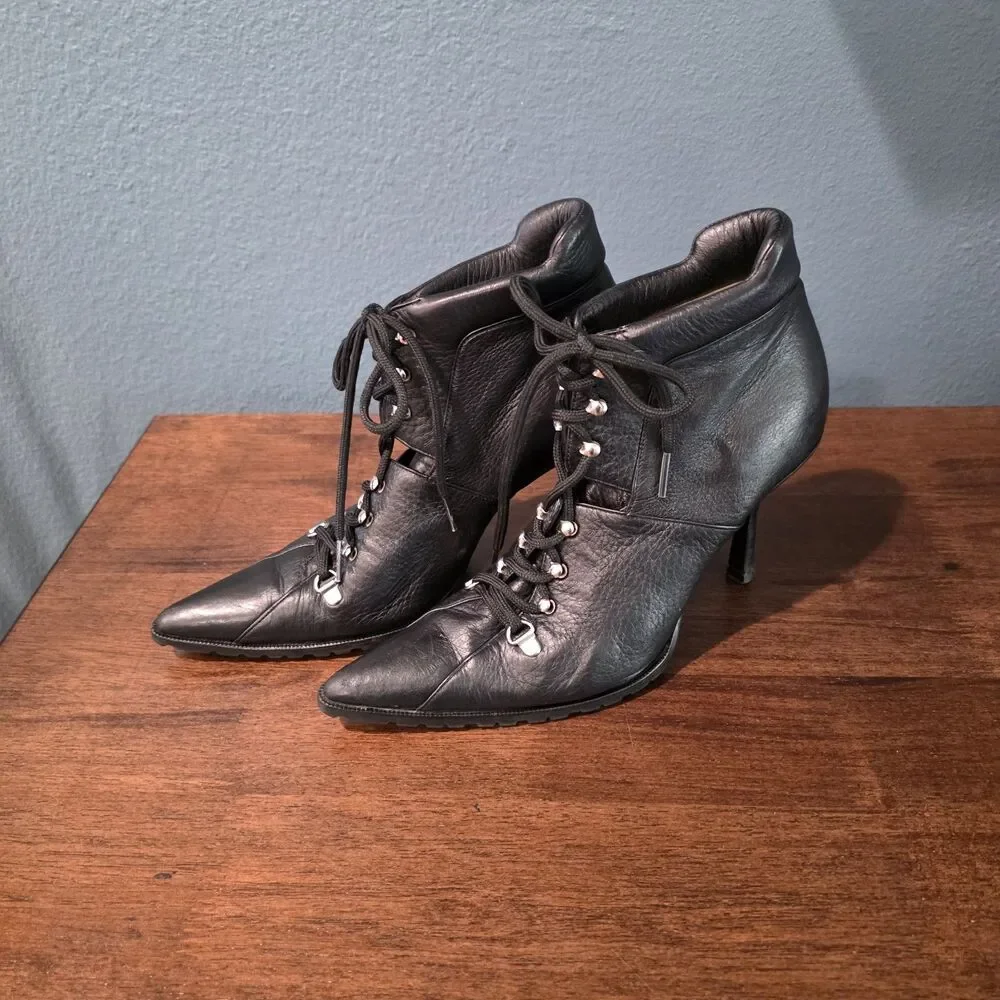 MICHAEL KORS Pebbled Leather Lace-Up Heeled Bootie Pointed 8 Black Witchy Goth